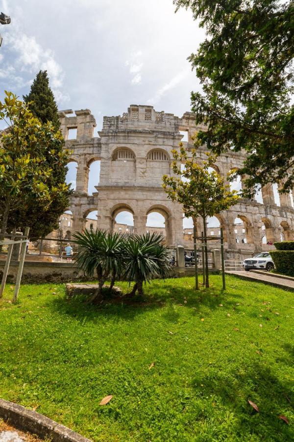 Apartment Augusto - Sea View Pula Exterior photo